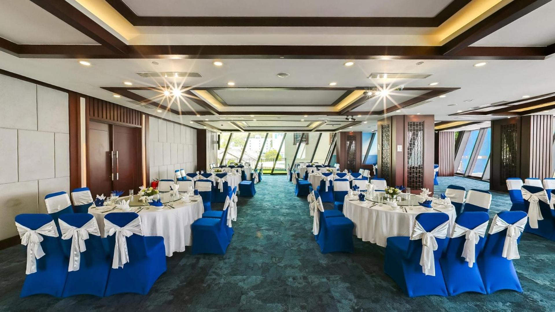 Boton Blue & 5* Nha Trang