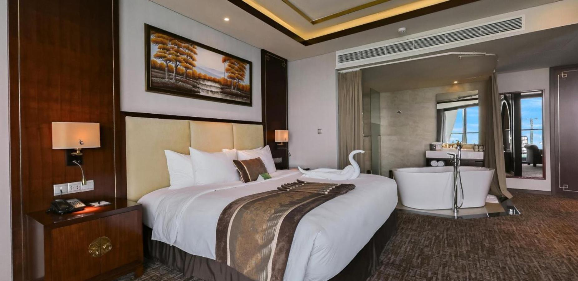 Boton Blue & 5* Nha Trang