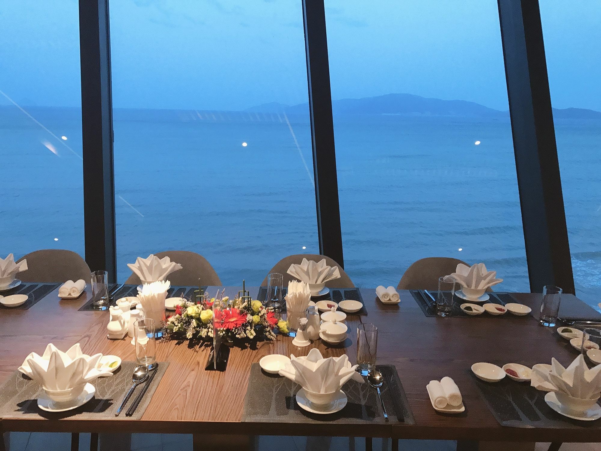 Boton Blue & 5* Nha Trang