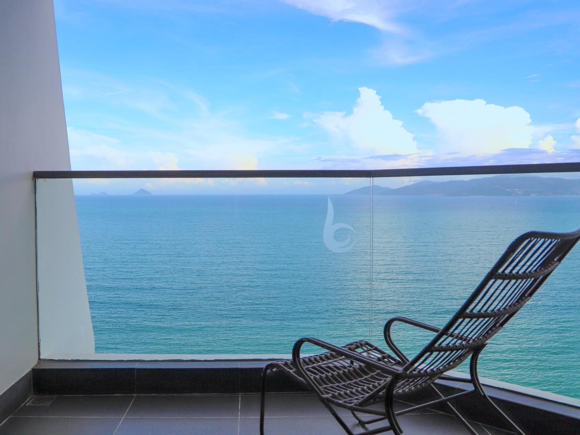 Boton Blue & Nha Trang