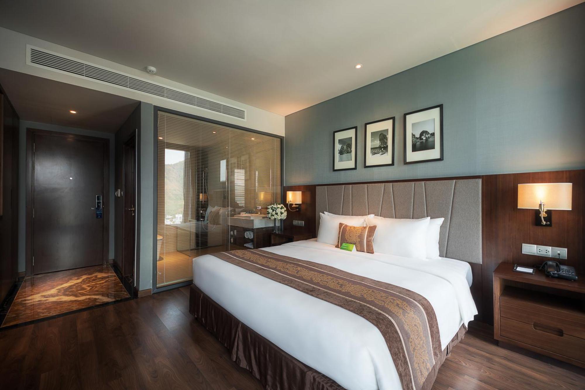 Boton Blue & 5* Nha Trang