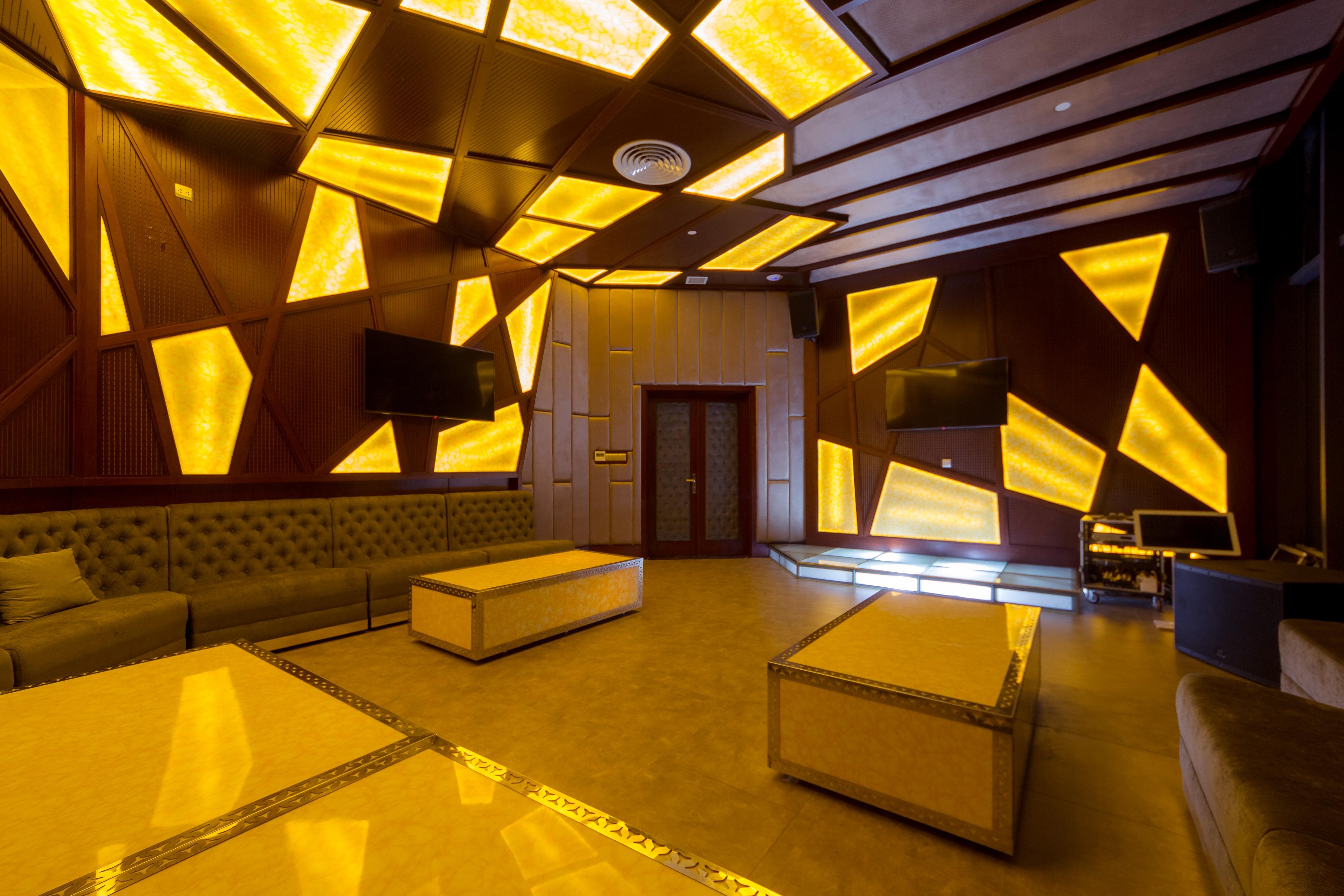 Boton Blue & 5* Nha Trang