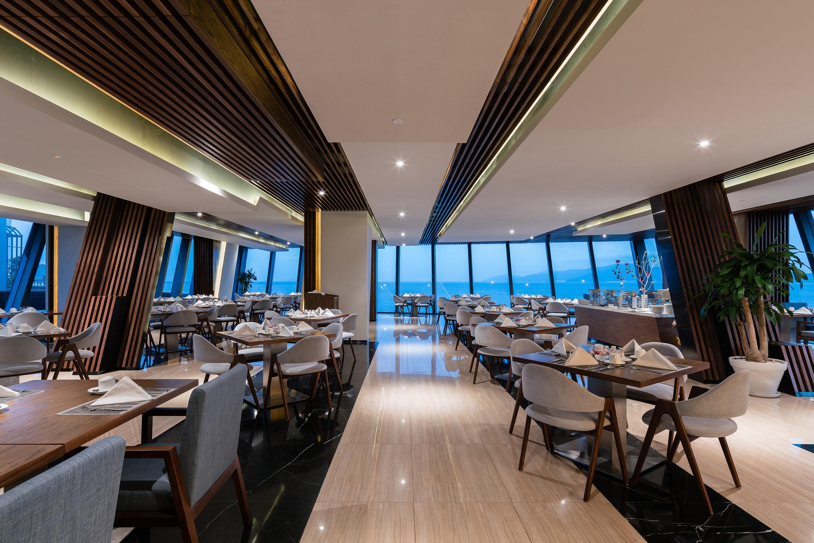 Boton Blue & 5* Nha Trang