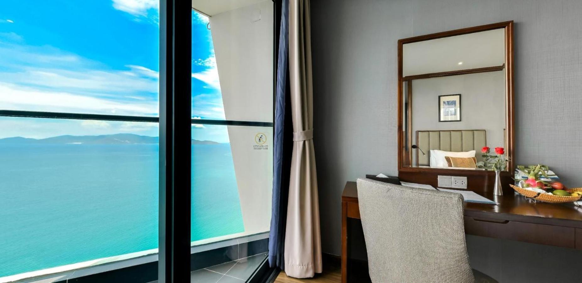 Boton Blue & Hotel