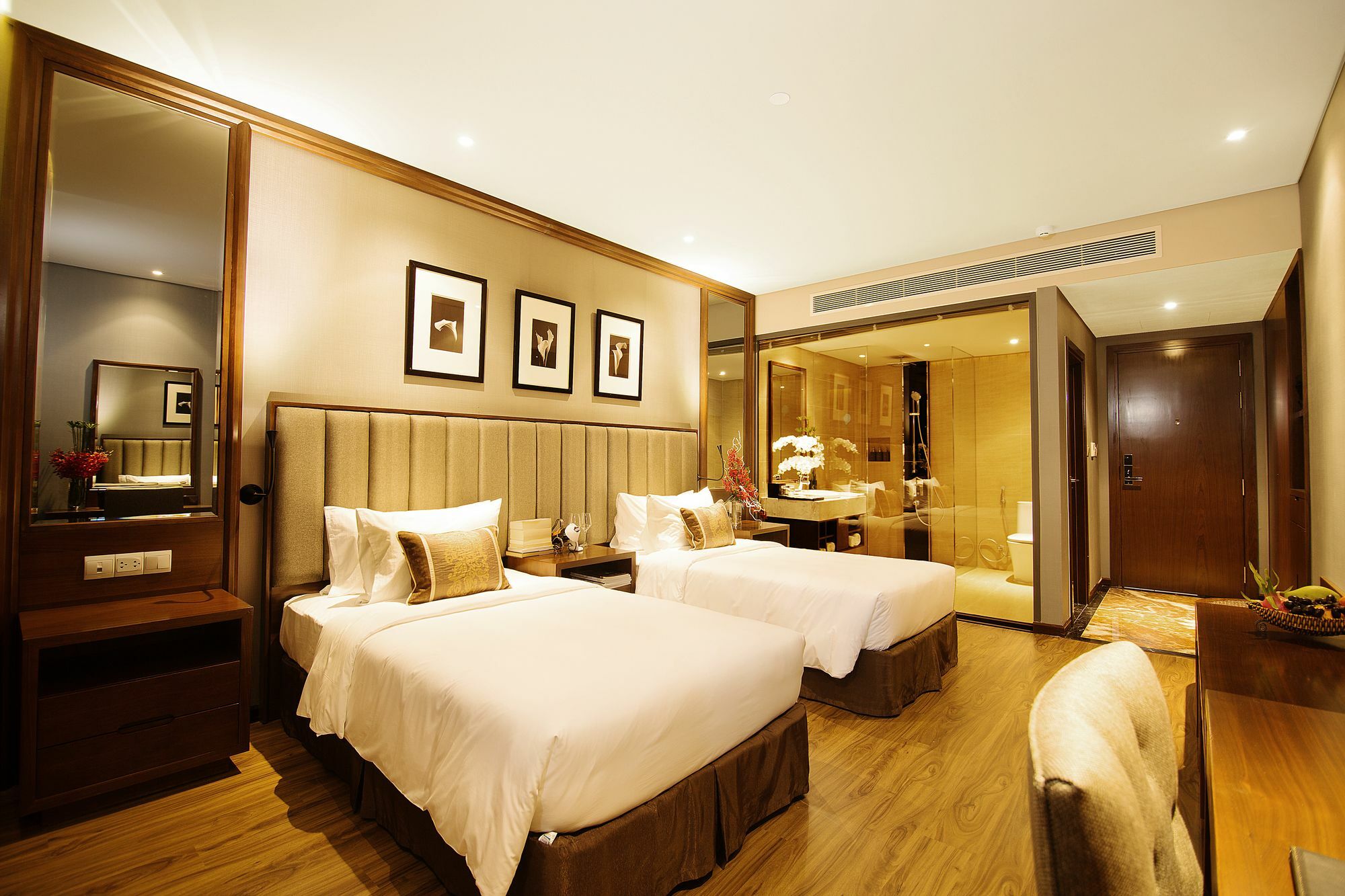 Boton Blue & Hotel Nha Trang